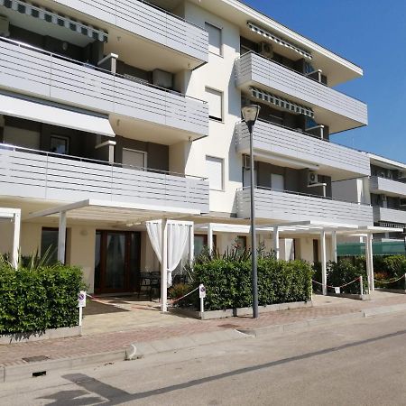Condominio Diana Est- Gemini بيبيوني المظهر الخارجي الصورة