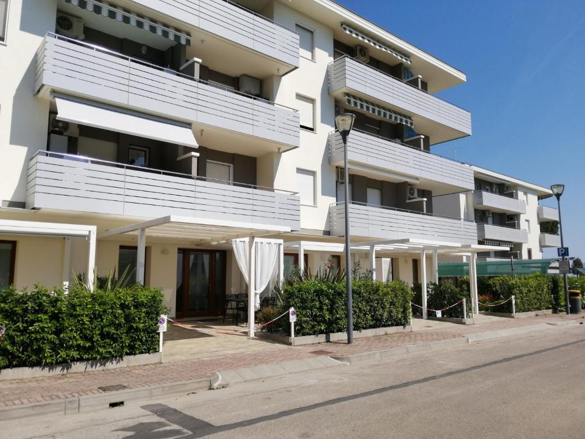 Condominio Diana Est- Gemini بيبيوني المظهر الخارجي الصورة