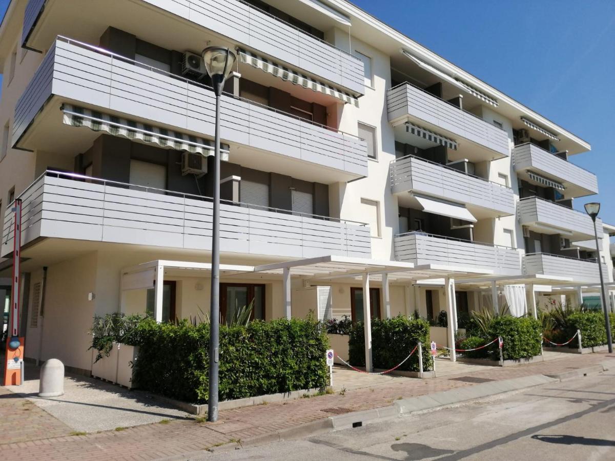 Condominio Diana Est- Gemini بيبيوني المظهر الخارجي الصورة
